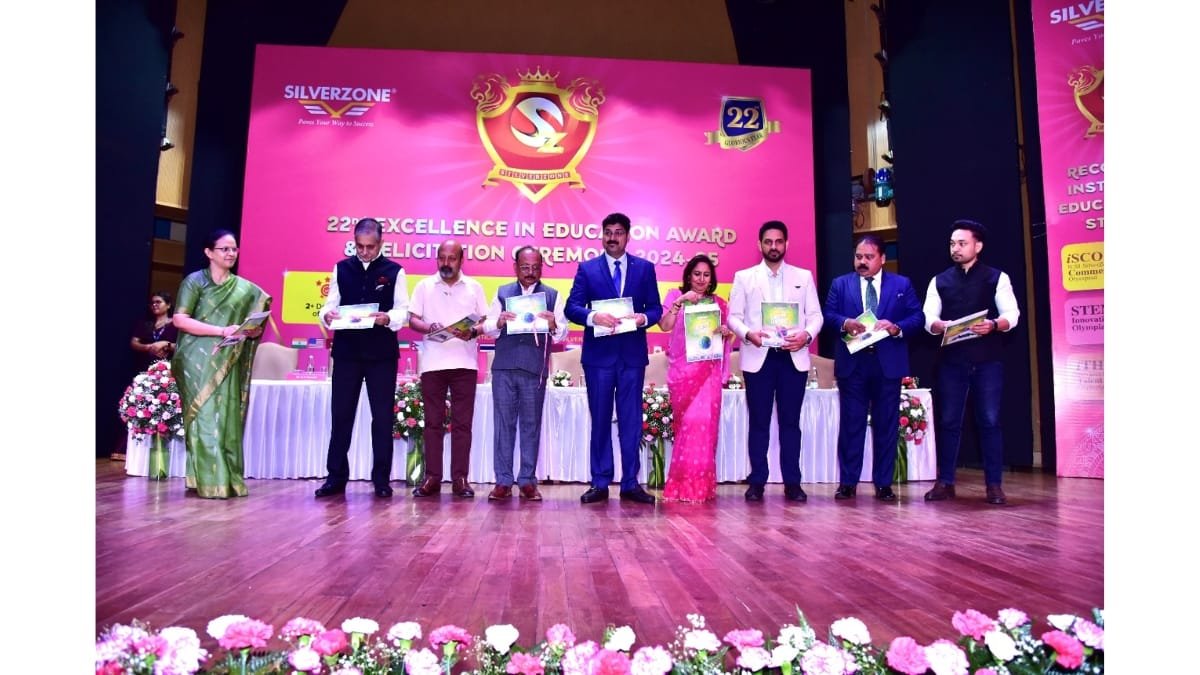 SilverZone-celebrates-22nd-Excellence-in-Education-Award-Ceremony-at-New-Delhi-1