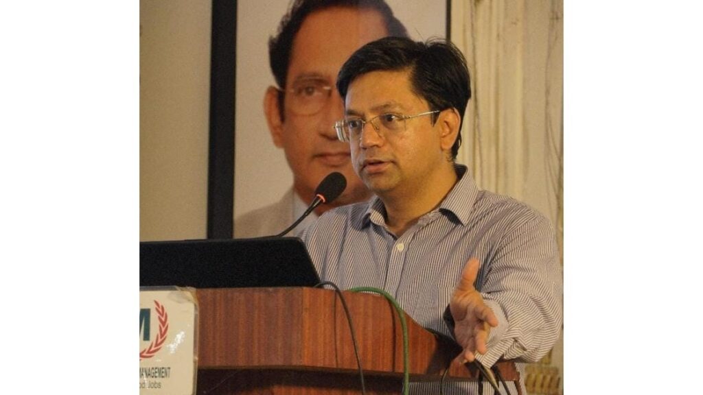 Robots-Welcome-IEMs-Class-of-2025_-A-Futuristic-Start-to-a-Promising-Journey